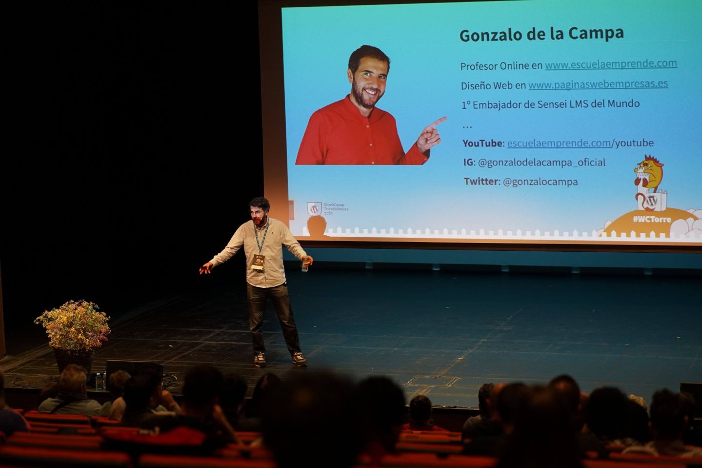 Crear una Academia y conseguir 200 alumnos a la semana